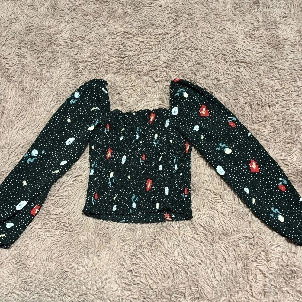 Abercrombie and Fitch Women Black Floral Smocked Crop Blouse